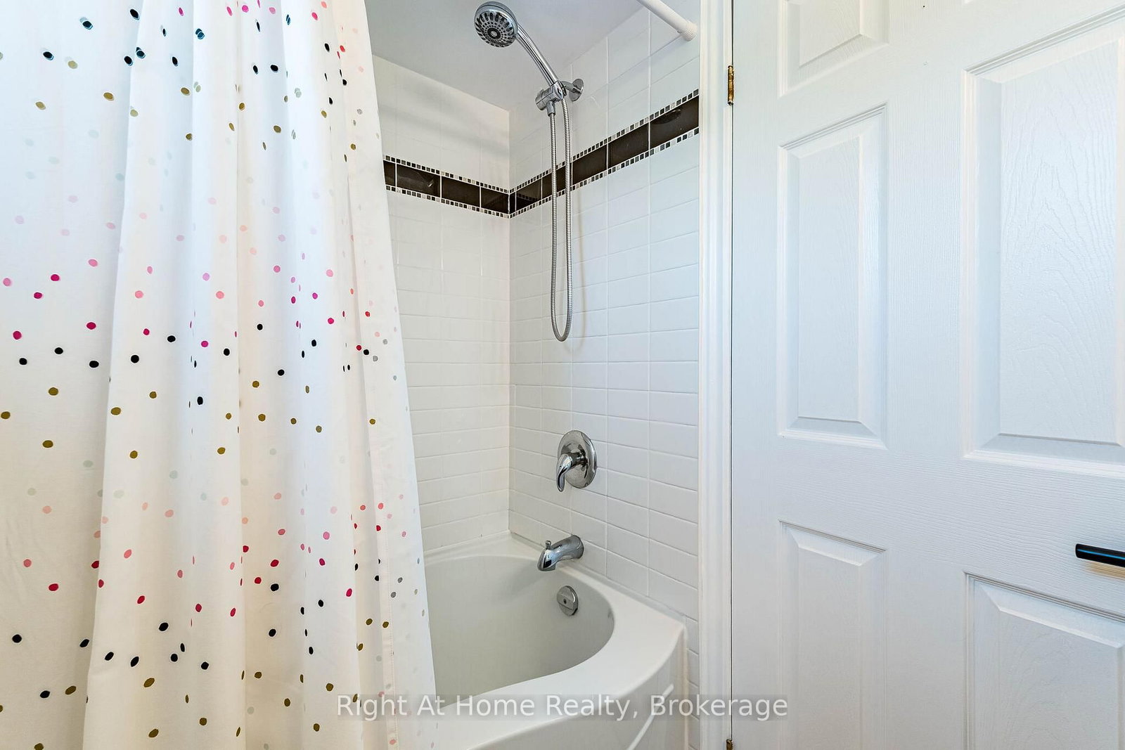 3287 Victoria Street • Oakville, ON photo 31