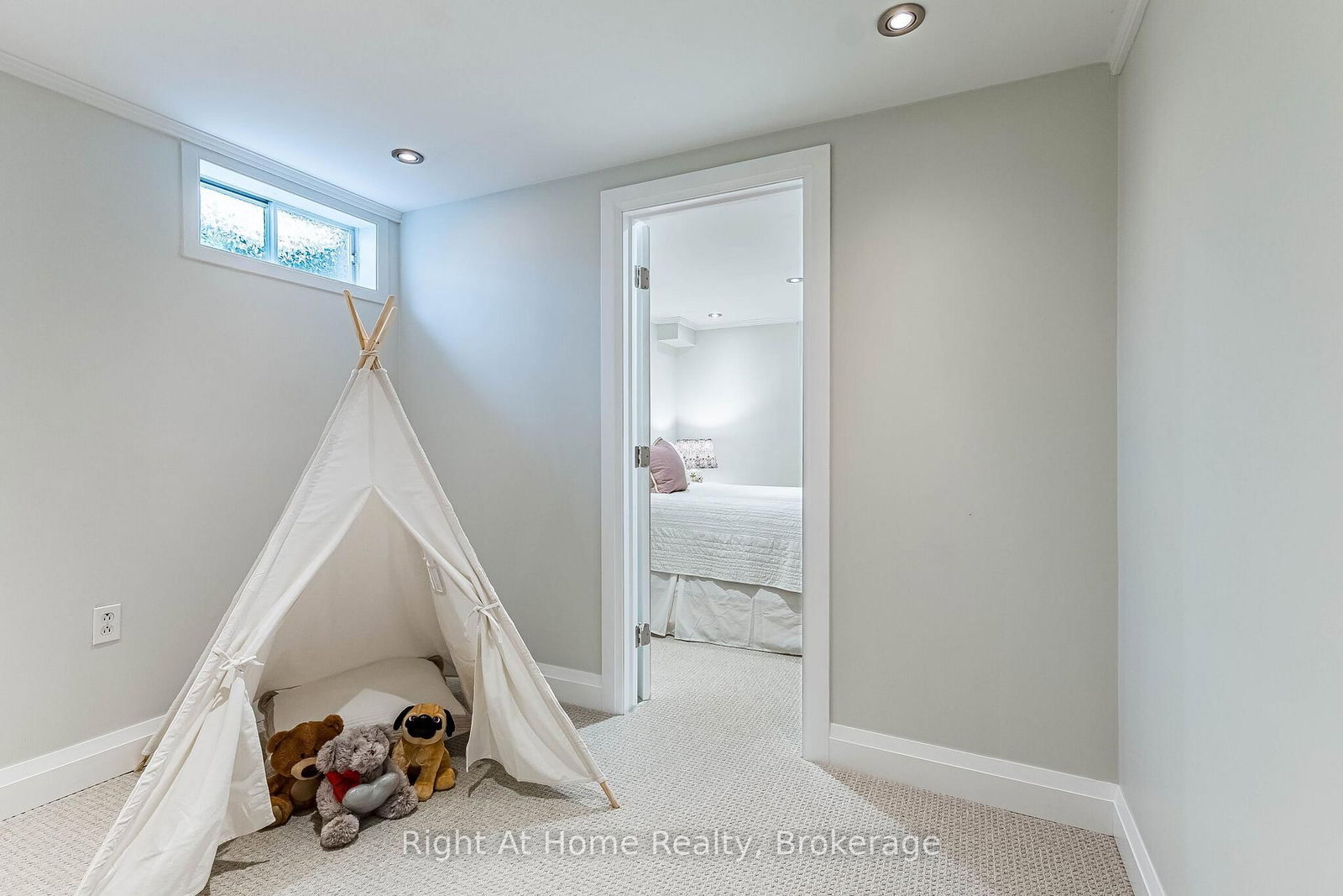3287 Victoria Street • Oakville, ON photo 35