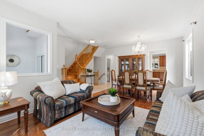 2241 Glazebrook Circle • Oakville, ON photo 6