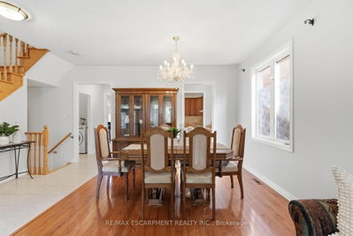 2241 Glazebrook Circle • Oakville, ON photo 8