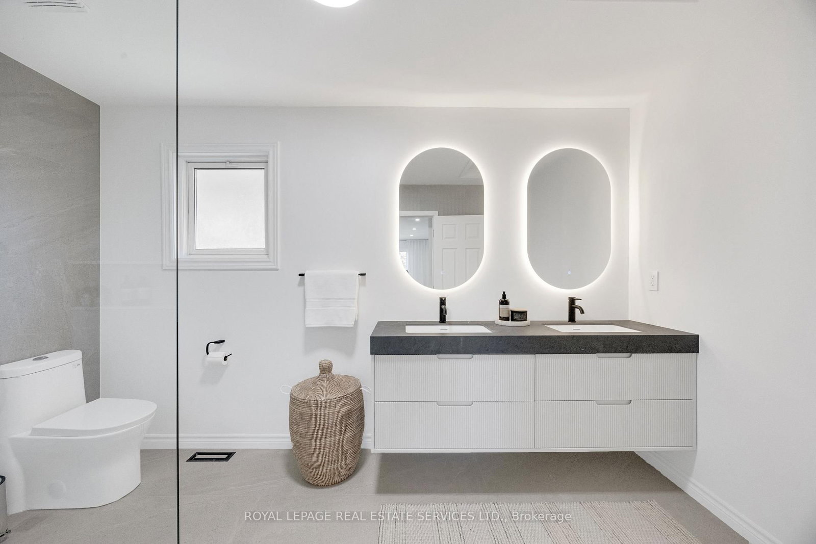 2048 Sixth Line • Oakville, ON photo 24