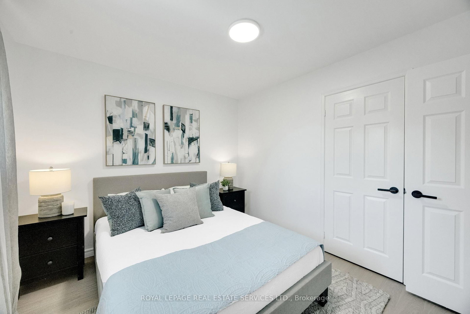 2048 Sixth Line • Oakville, ON photo 27