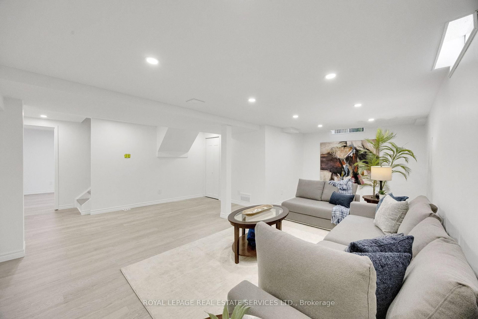 2048 Sixth Line • Oakville, ON photo 36