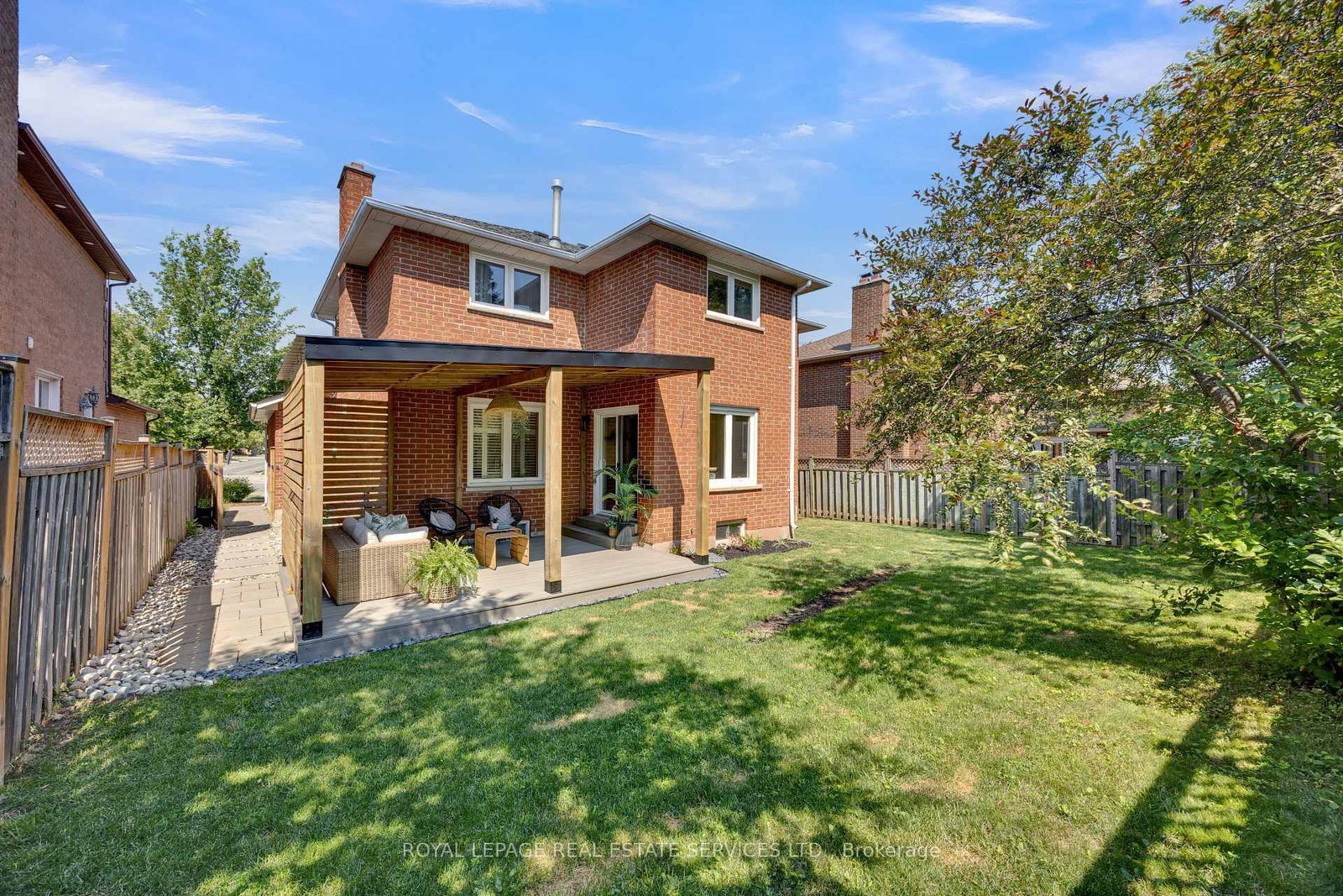 2048 Sixth Line • Oakville, ON photo 42