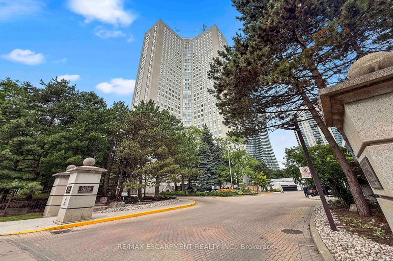 2804 - 3650 Kaneff Crescent