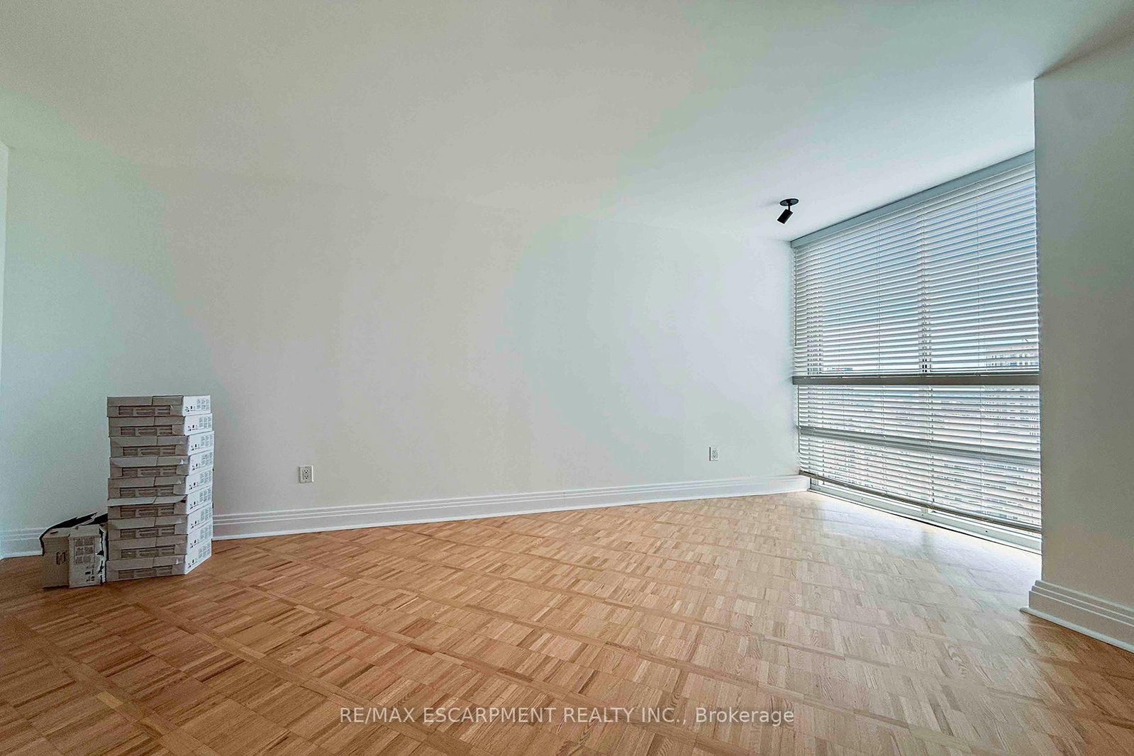 3650 Kaneff Crescent • #2804 • Mississauga, ON photo 17