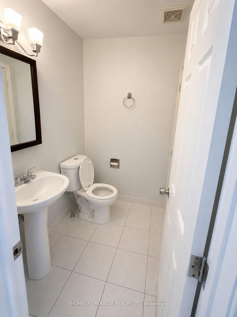 3145 Mallbridge Mississauga,ON L4T 2C5 — Photo 9