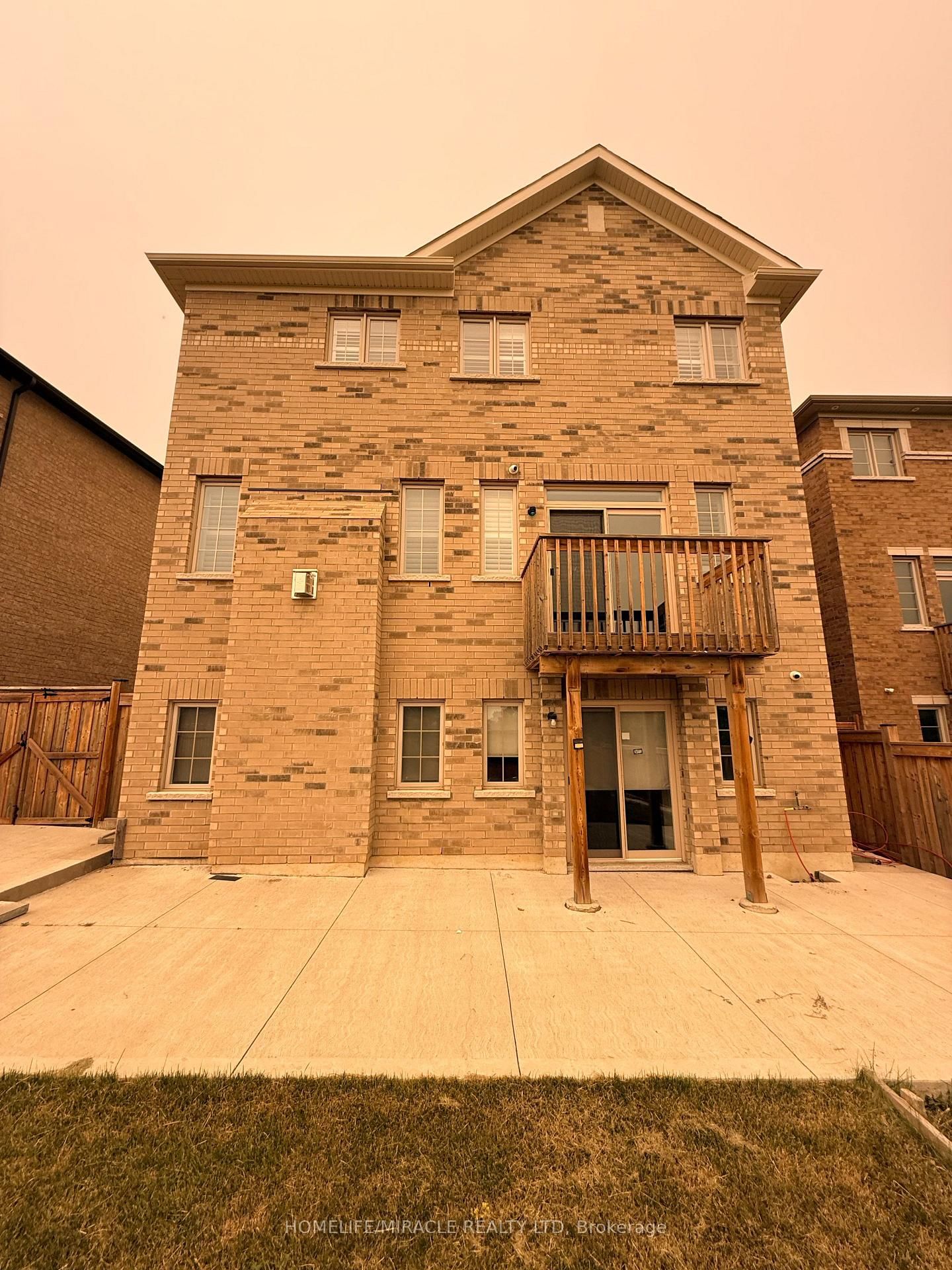 21 Valleyscape Trail • Caledon, ON photo 39