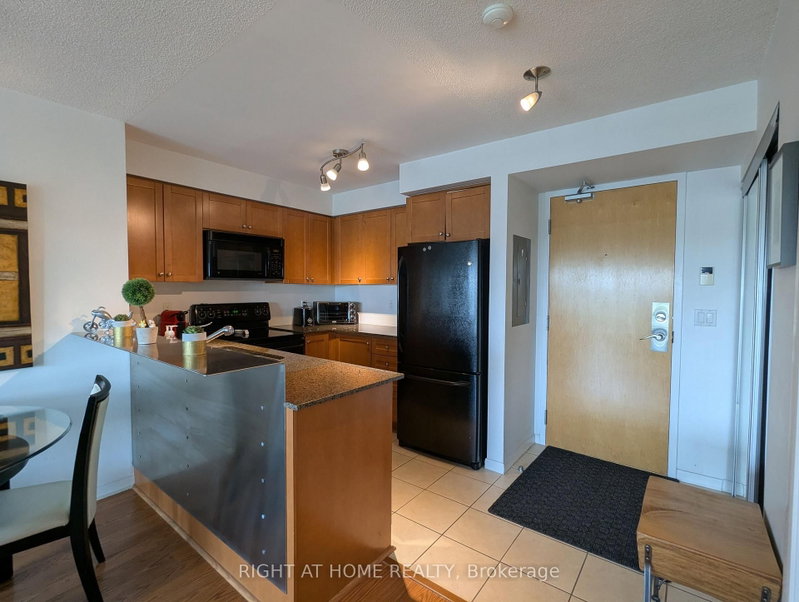 904 - 185 Legion Road N
