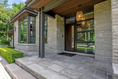 265 Maple Grove Drive • Oakville, ON photo 2
