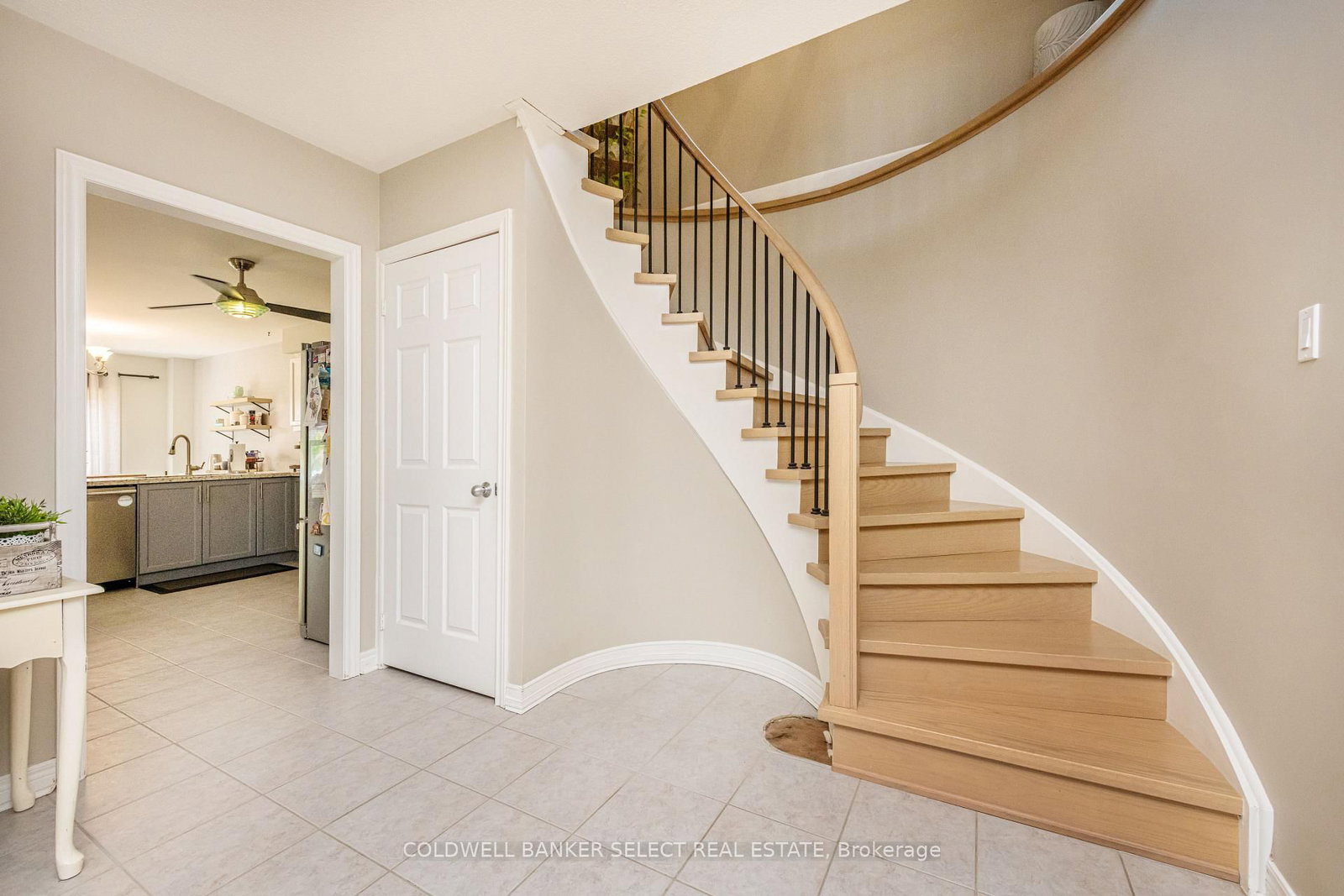 32 Coolspring Crescent • Caledon, ON photo 6