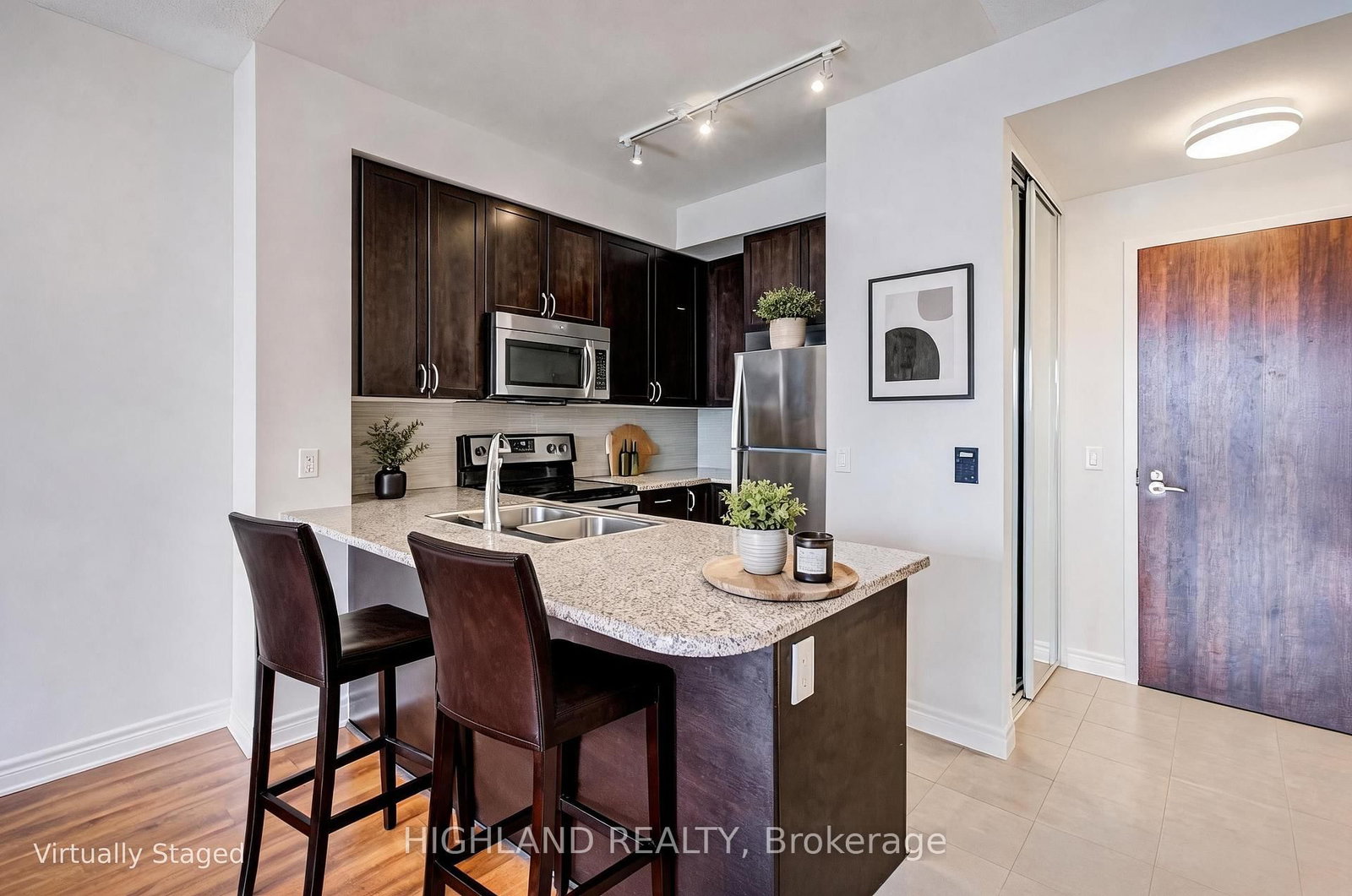 339 W Rathburn Road • #608 • Mississauga, ON photo 4