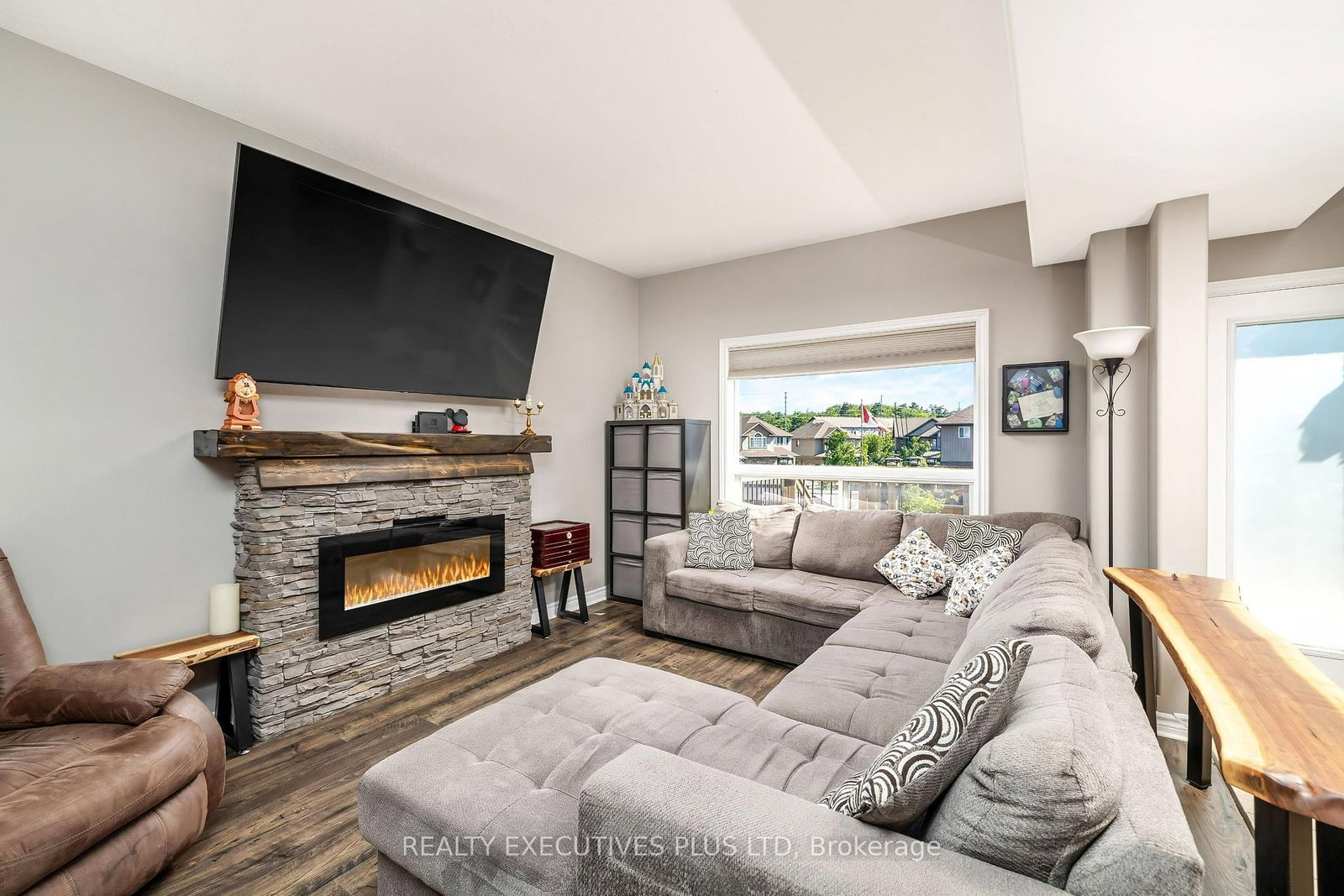 56 Dinnick Crescent • Orangeville, ON photo 11