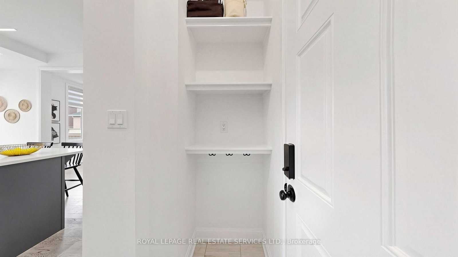 1527 Varelas Passage • Oakville, ON photo 14