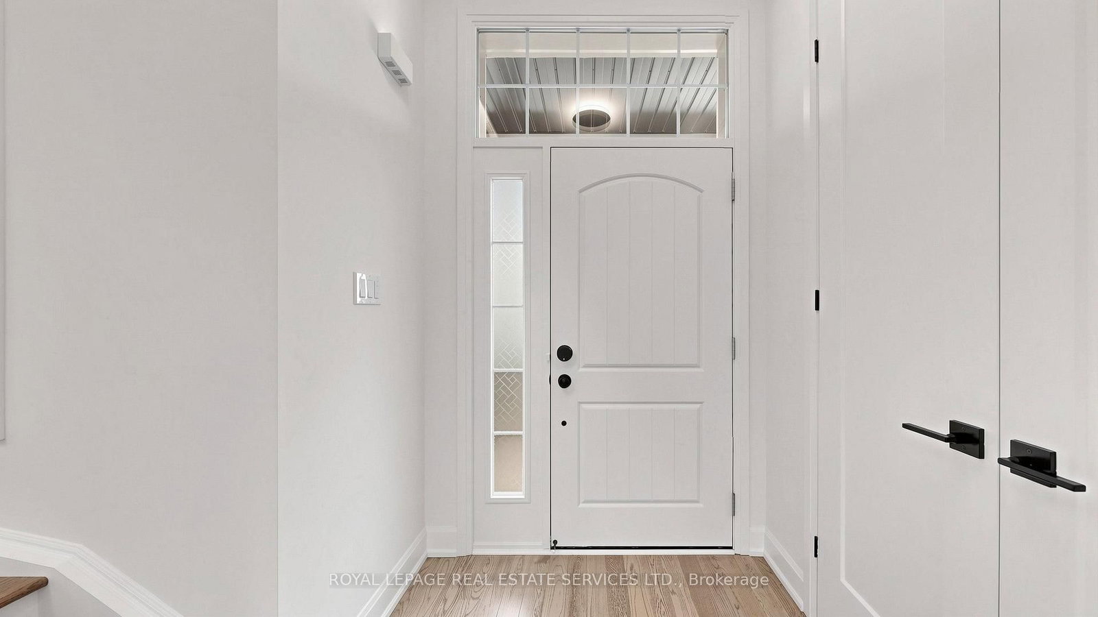 1527 Varelas Passage • Oakville, ON photo 18
