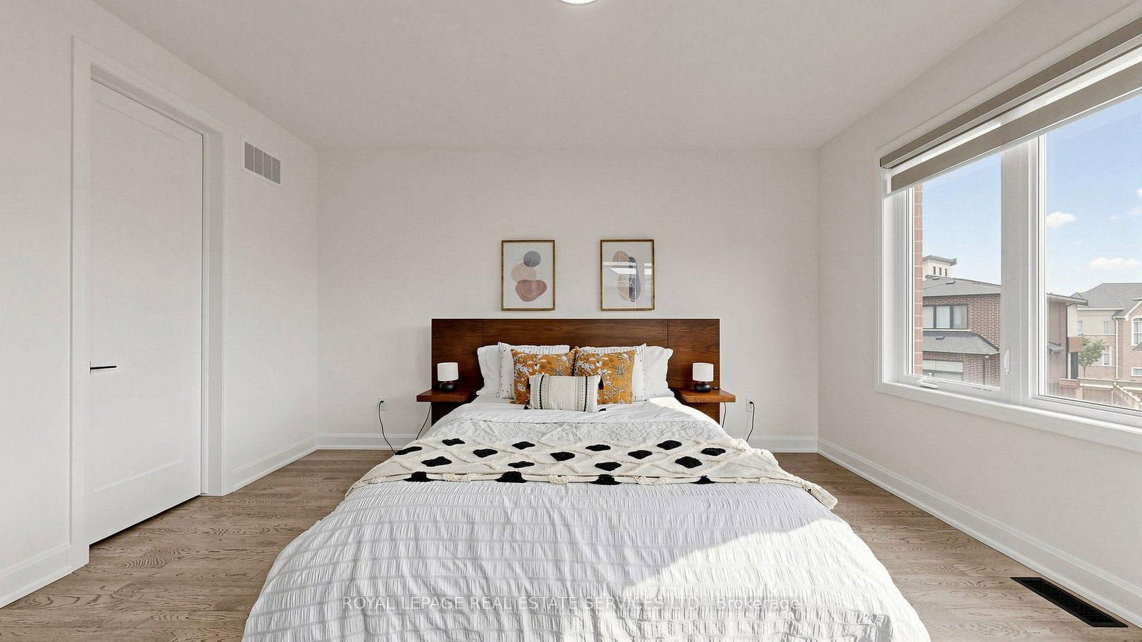 1527 Varelas Passage • Oakville, ON photo 25