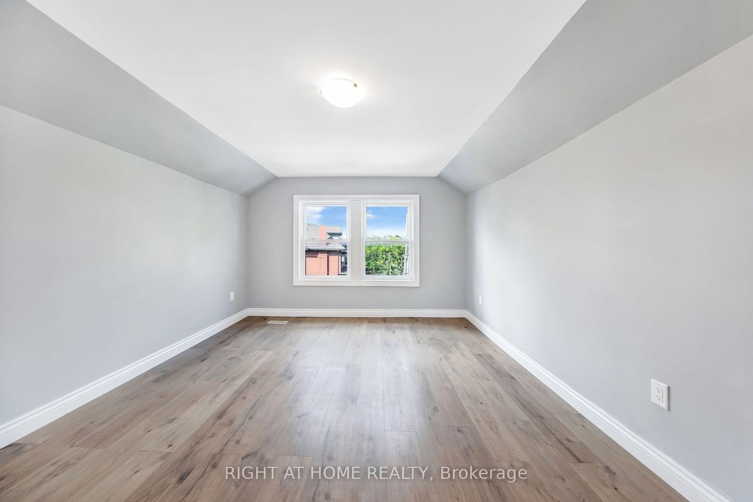30 Willow Street N • Halton Hills, ON photo 32
