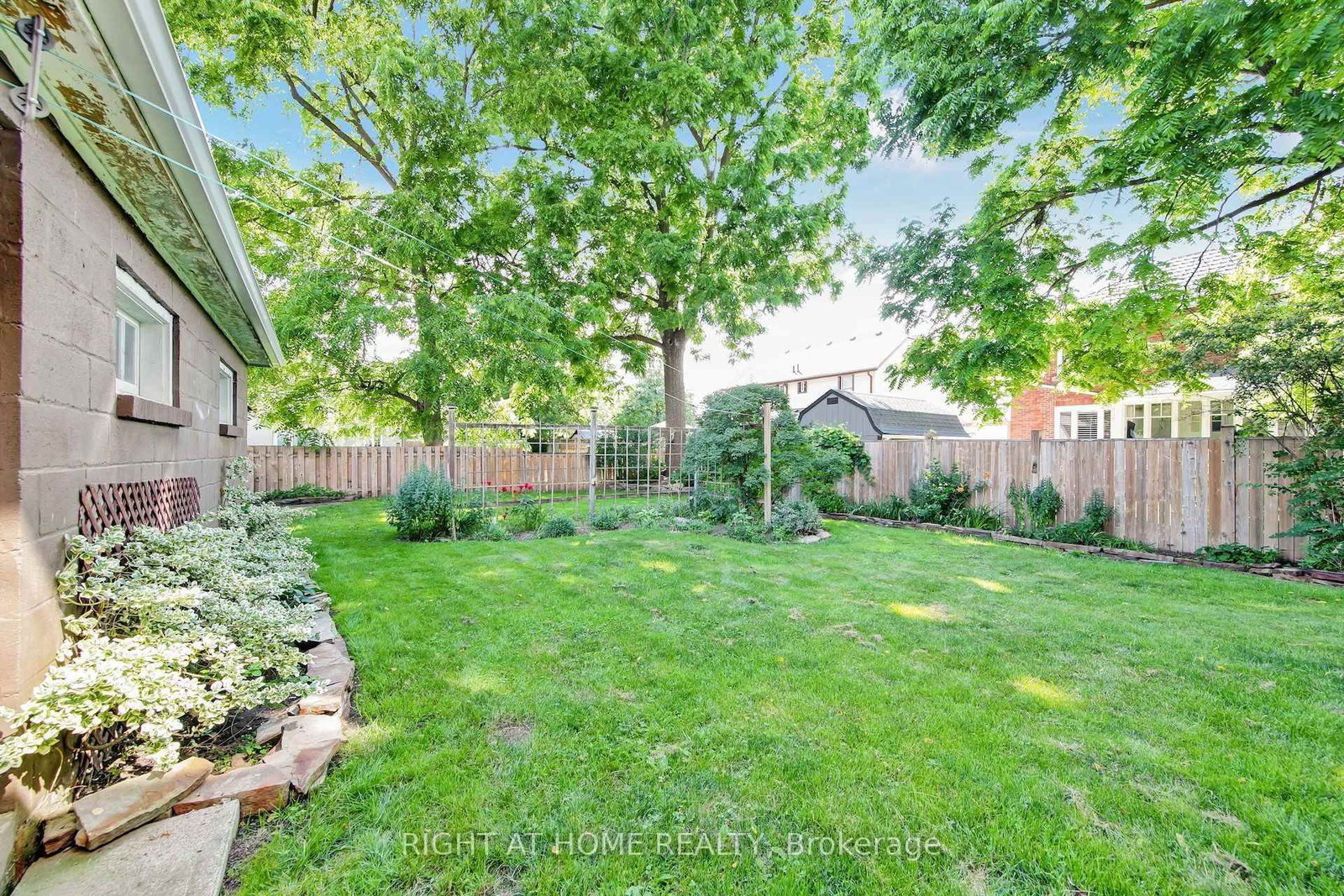30 Willow Street N • Halton Hills, ON photo 39