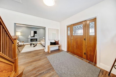 30 Willow Street N • Halton Hills, ON photo 8