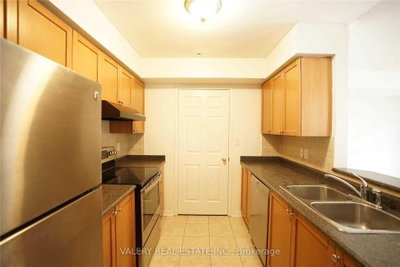 Unit 62 — 50 Turntable Crescent — photo 6