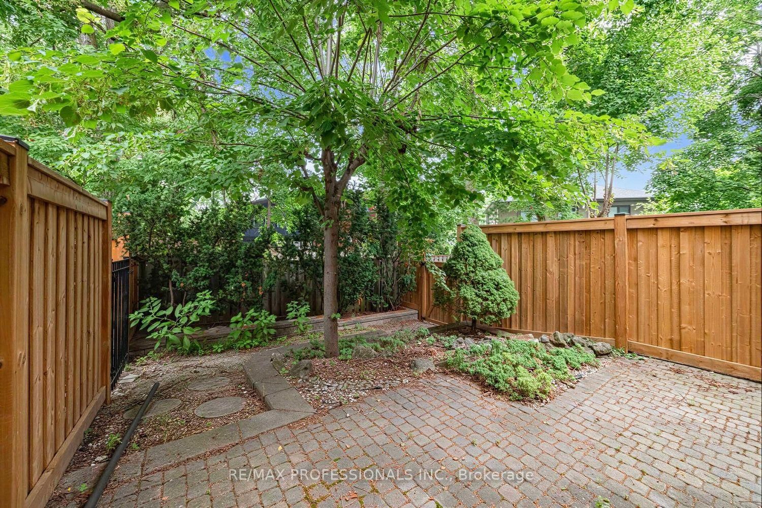 7 Briarly Lane • Toronto, ON photo 33