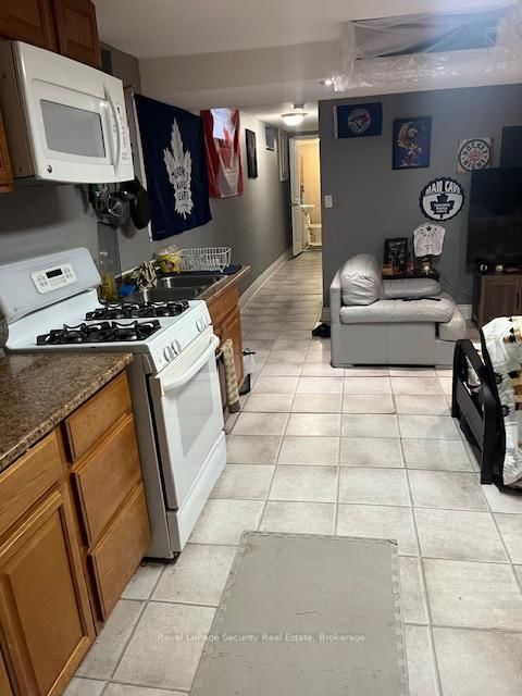 627 Caledonia Road • Toronto, ON photo 16