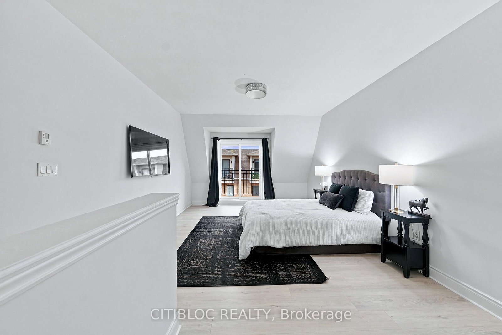 250 Royalton Common • #77 • Oakville, ON photo 24