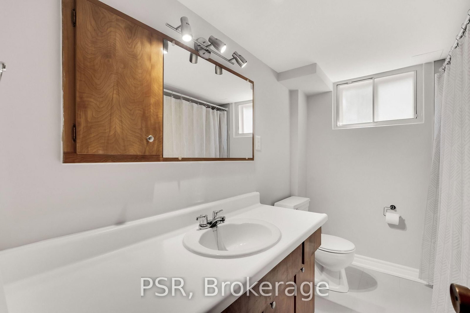 4 Gatesgill Crescent • Toronto, ON photo 19