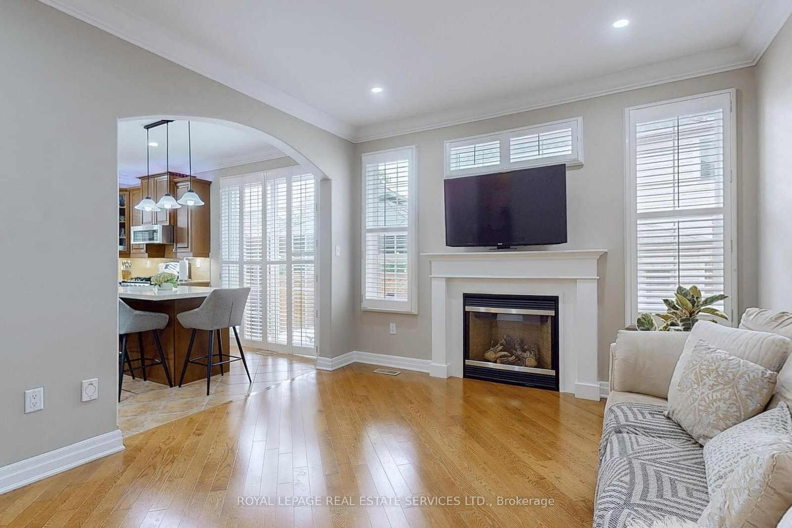 659 Hood Terrace • Milton, ON photo 6