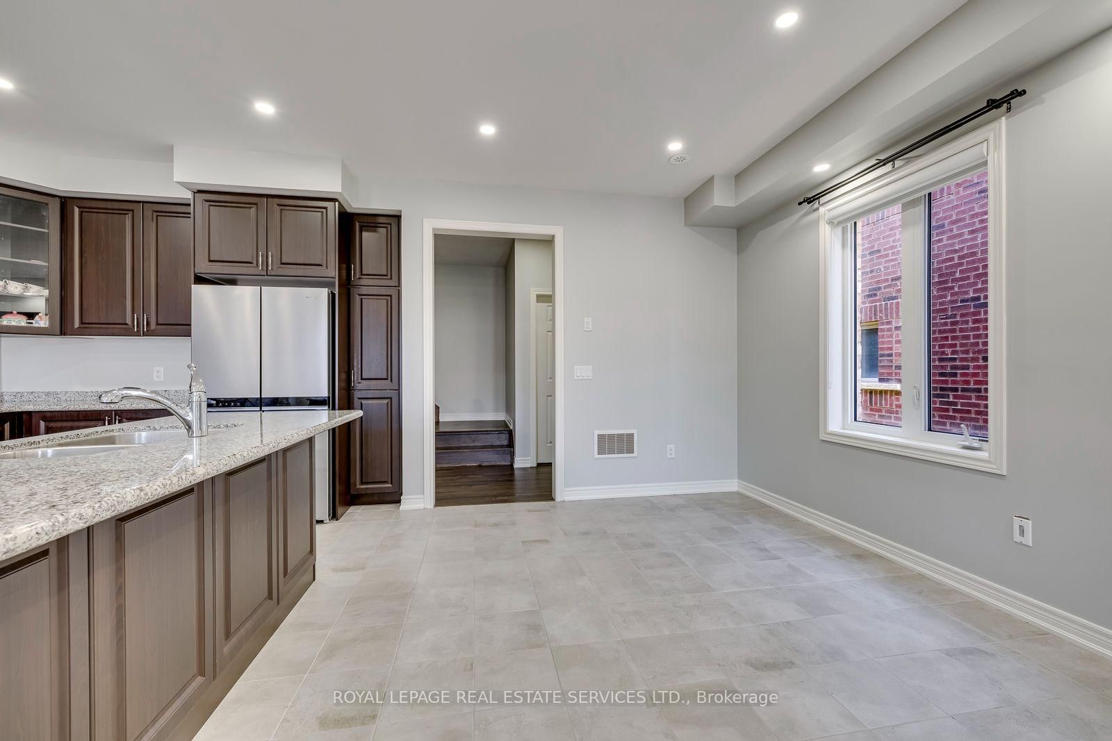 486 Silver Maple Road • Oakville, ON photo 17
