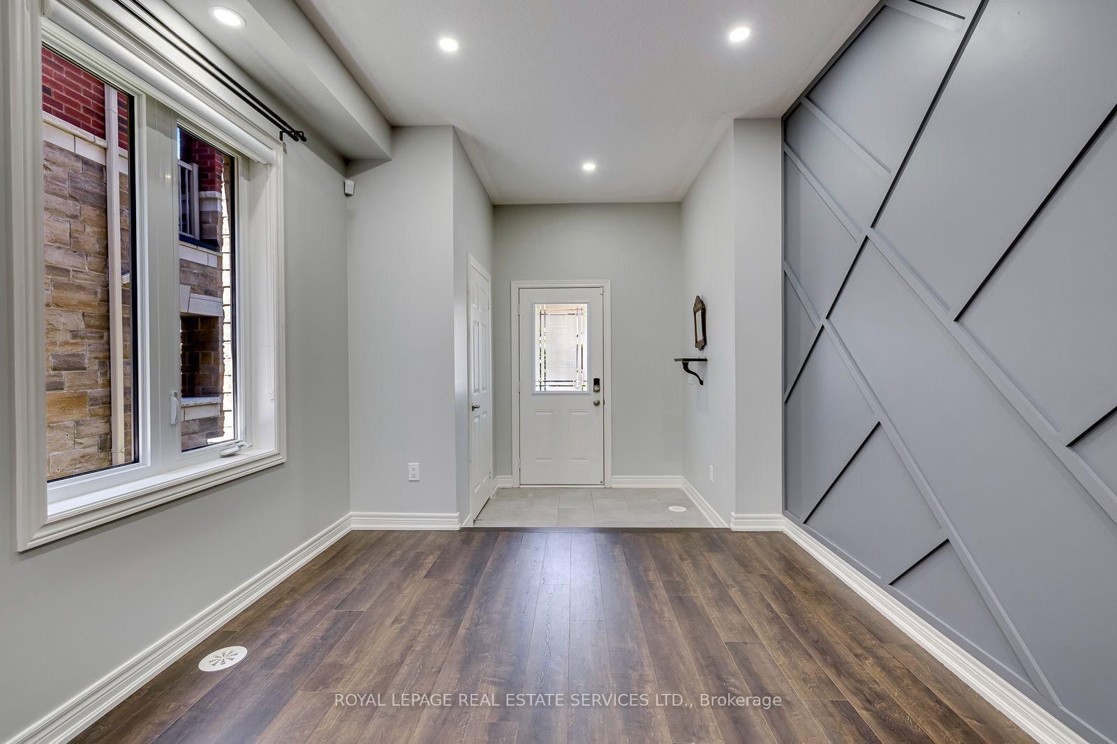 486 Silver Maple Road • Oakville, ON photo 4