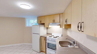 Unit Apt B — 79 Rosemount Avenue — photo 2