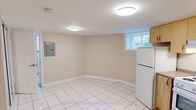 Unit Apt B — 79 Rosemount Avenue — photo 3