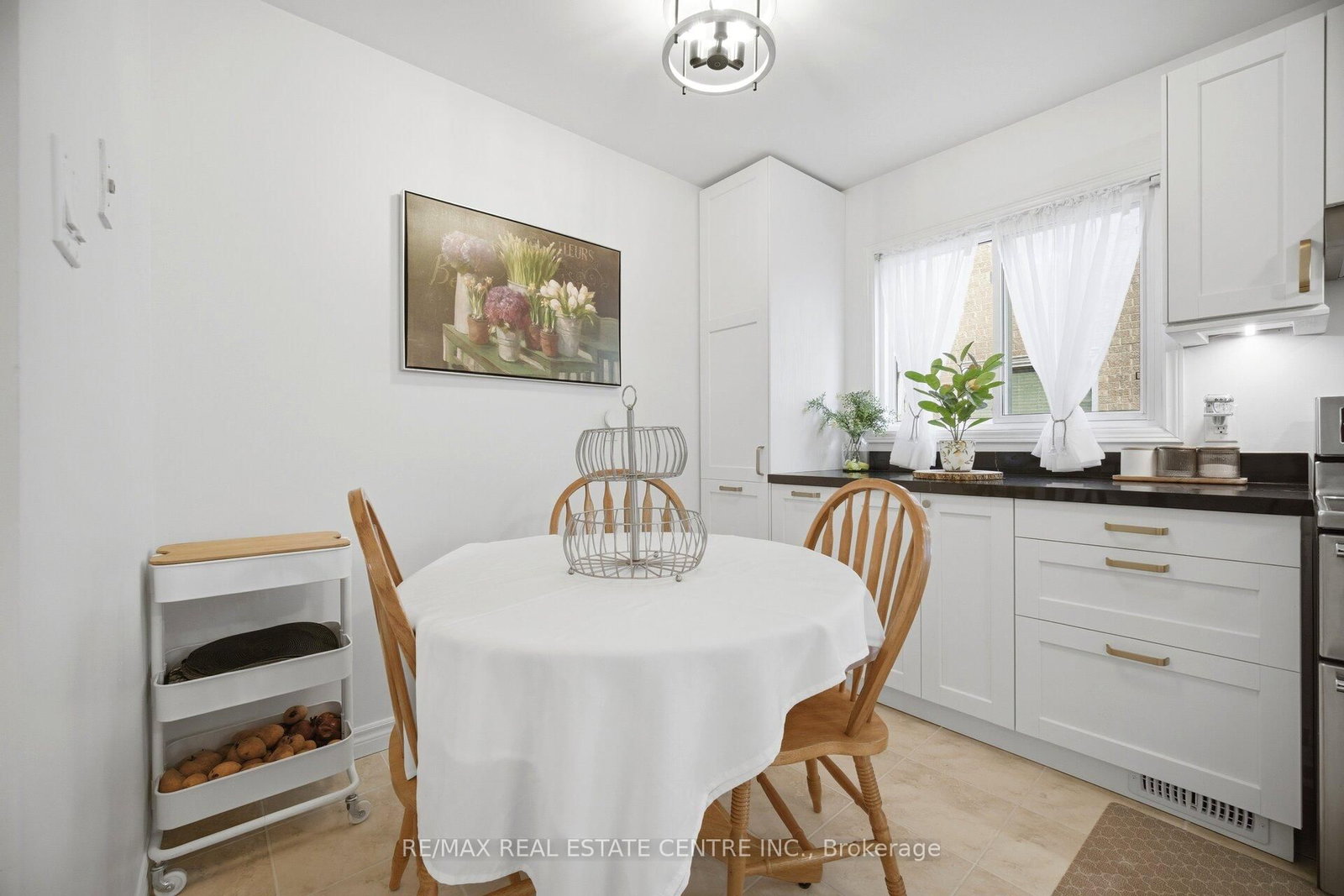 6884 Edenwood Drive • Mississauga, ON photo 12