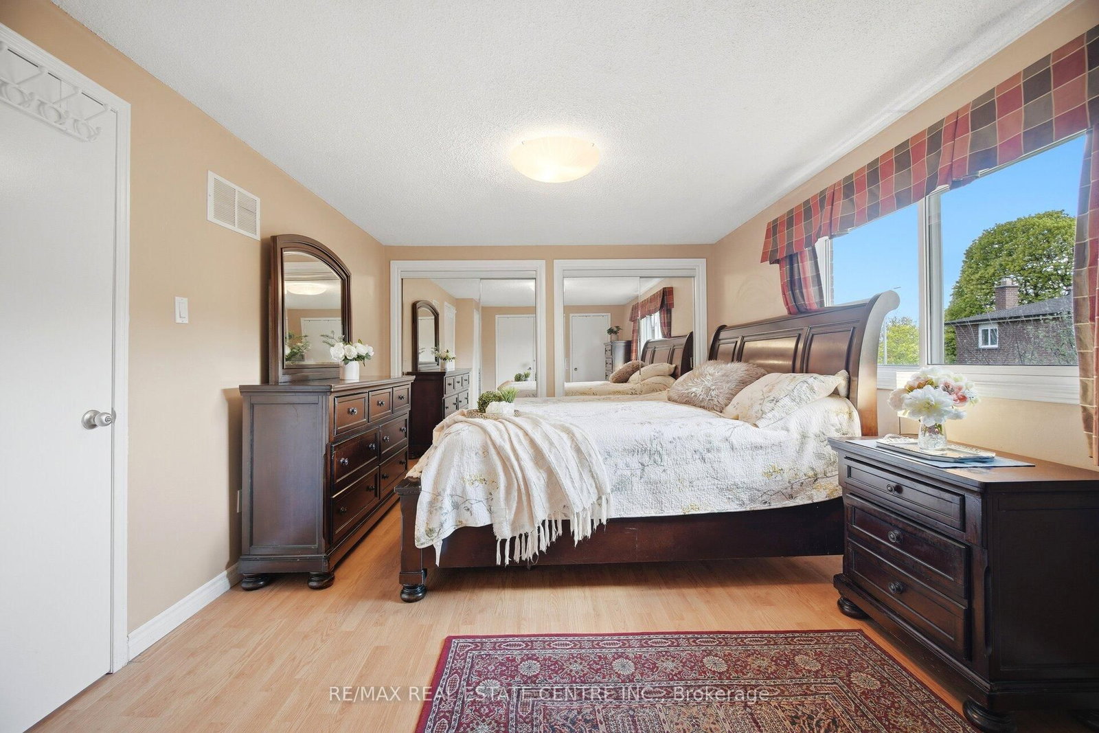 6884 Edenwood Drive • Mississauga, ON photo 22