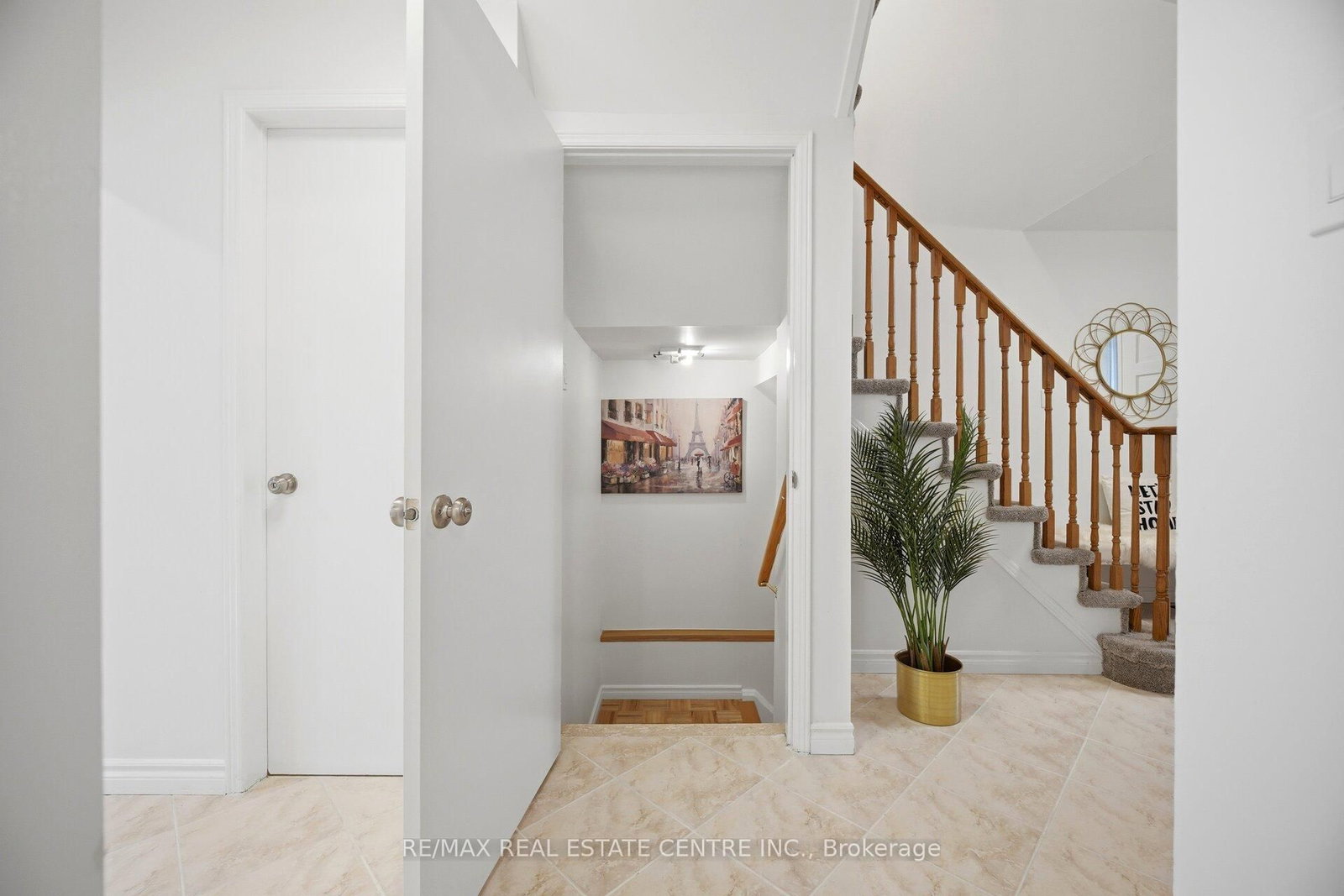 6884 Edenwood Drive • Mississauga, ON photo 32