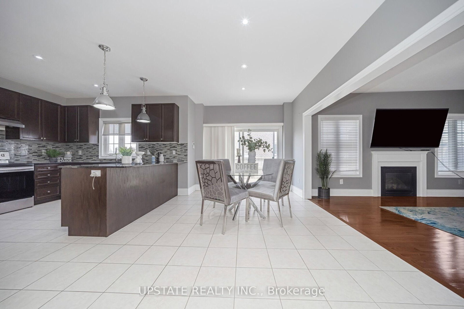 2 Beachville Circle • Brampton, ON photo 8