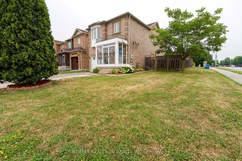 1 Heathwood Drive