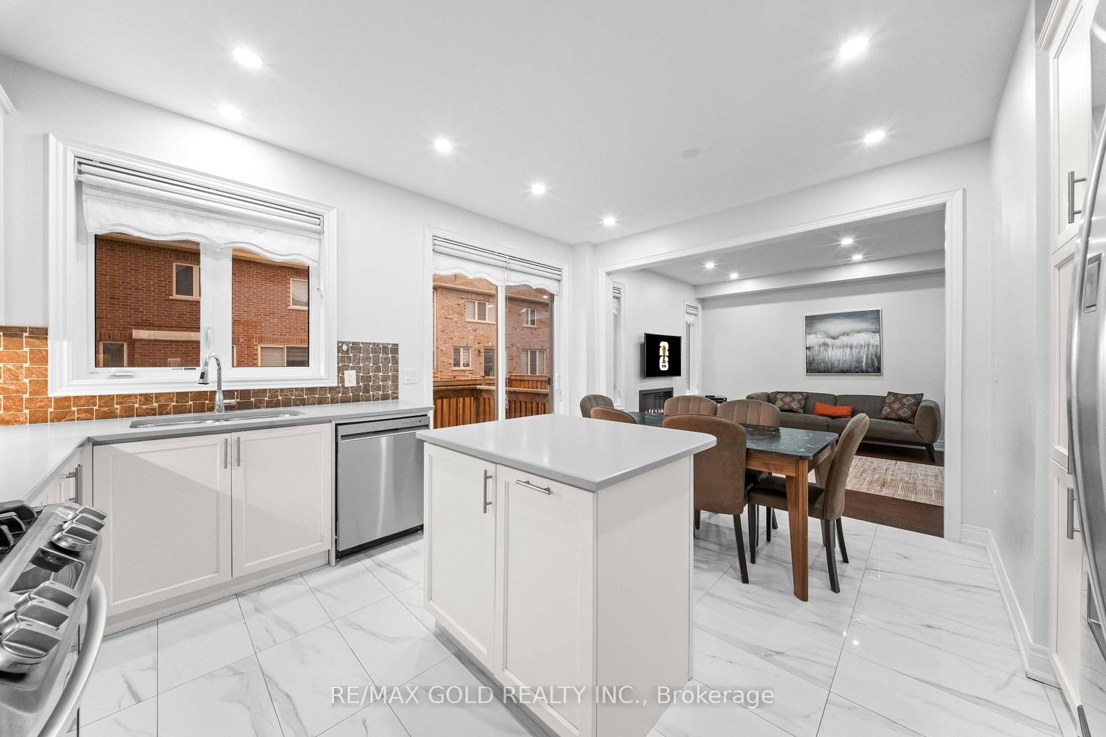 11 Sinatra Street • Brampton, ON photo 11