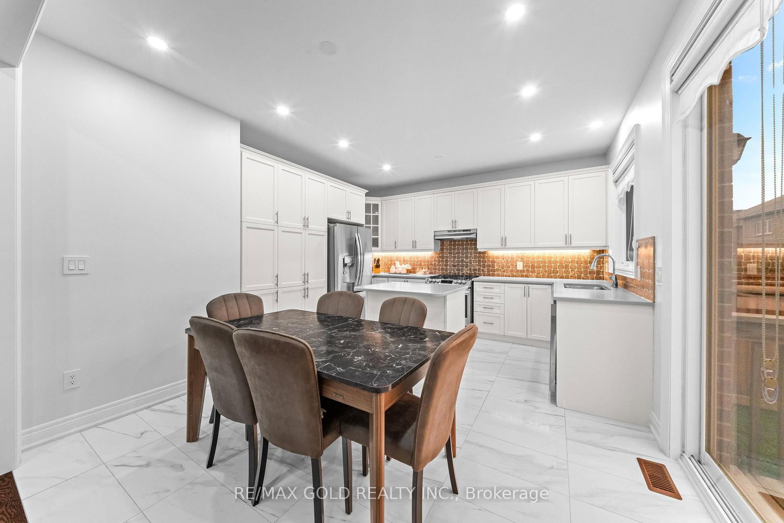 11 Sinatra Street • Brampton, ON photo 8