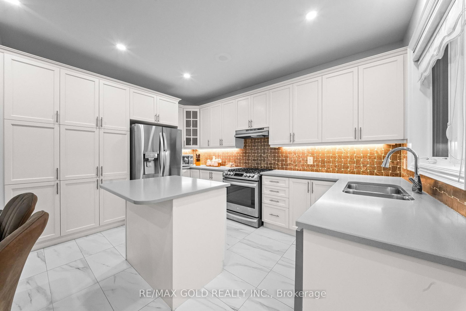 11 Sinatra Street • Brampton, ON photo 9