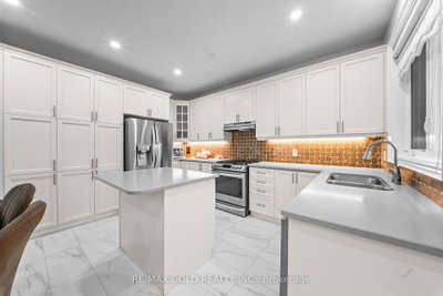 11 Sinatra Street • Brampton, ON photo 9