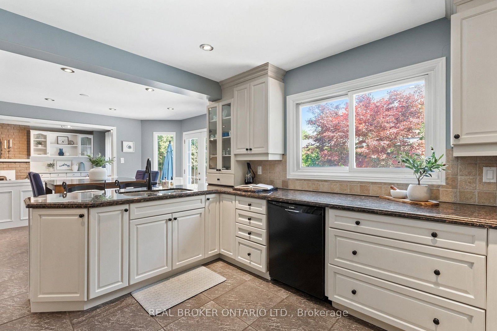 1291 Windrush Drive • Oakville, ON photo 10