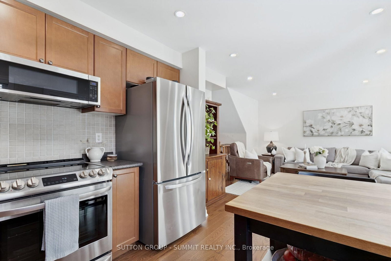 2163 SUTTON Drive • Burlington, ON photo 13
