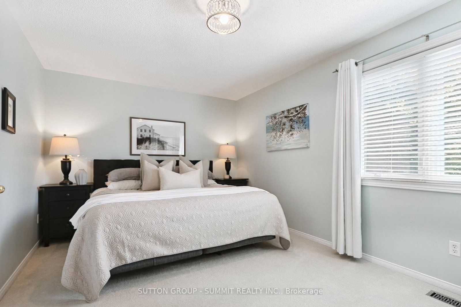 2163 SUTTON Drive • Burlington, ON photo 18