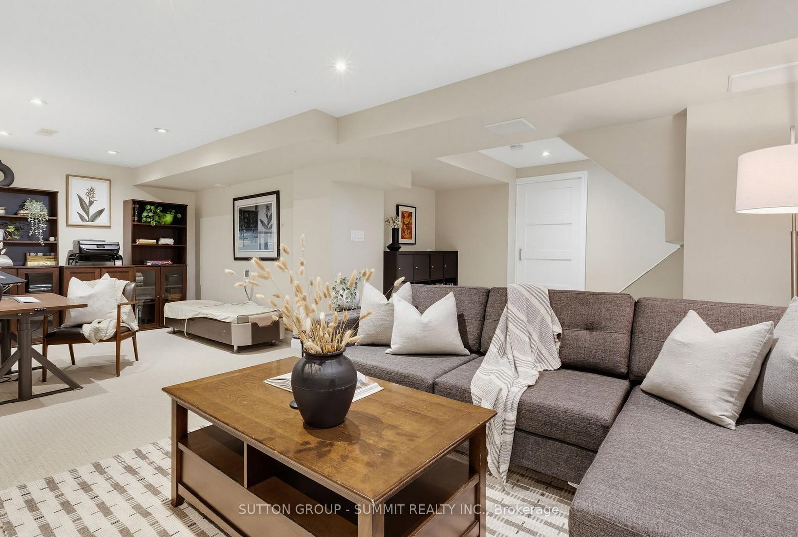 2163 SUTTON Drive • Burlington, ON photo 27