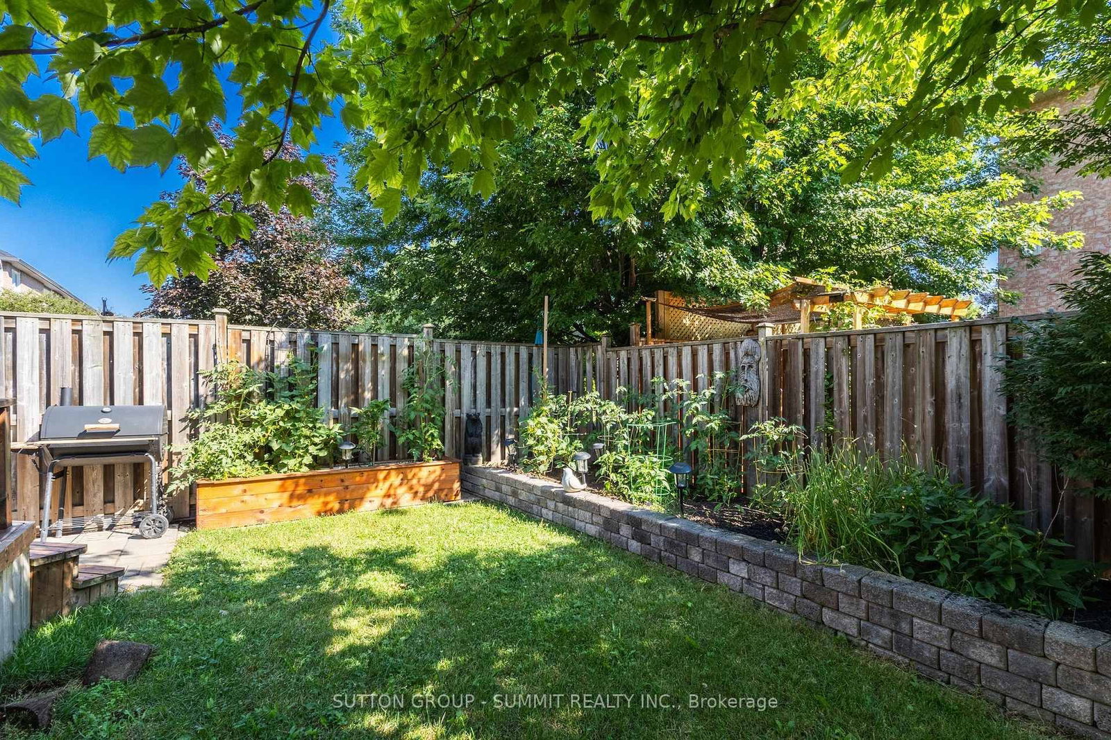 2163 SUTTON Drive • Burlington, ON photo 39