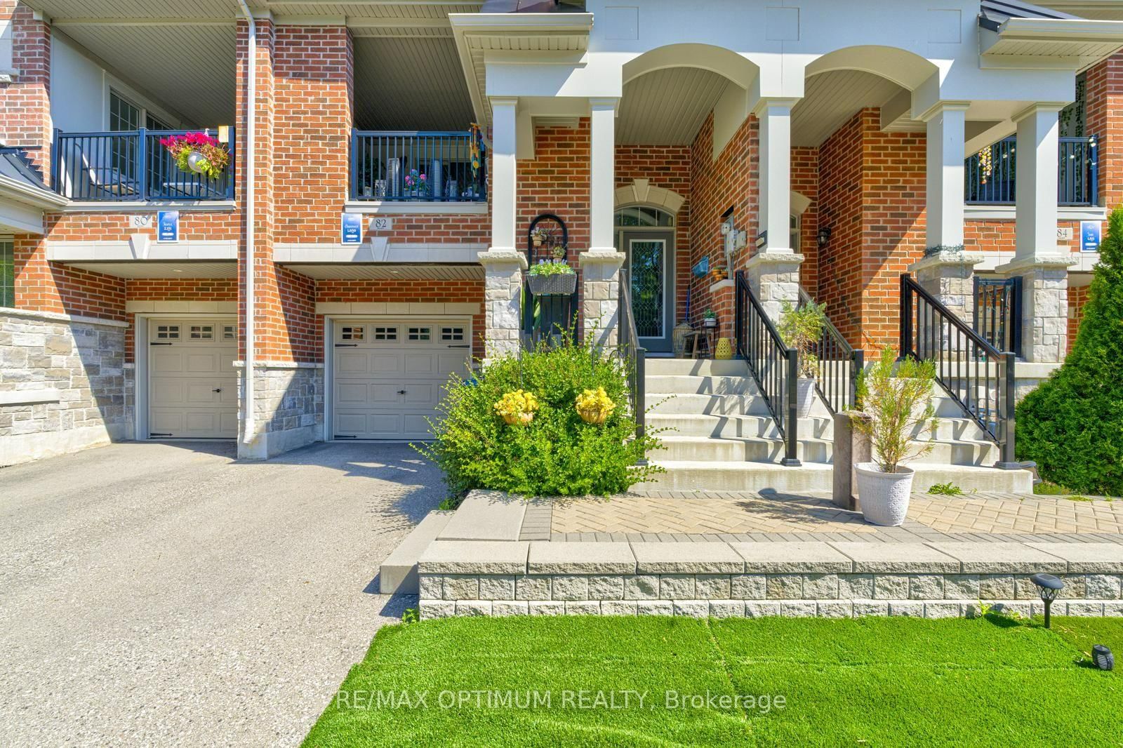 82 Oakmore Lane • Brampton, ON photo 2