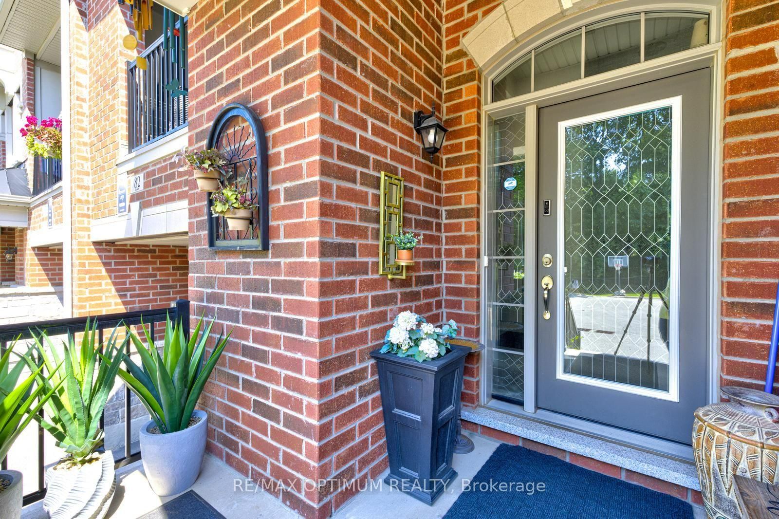 82 Oakmore Lane • Brampton, ON photo 4