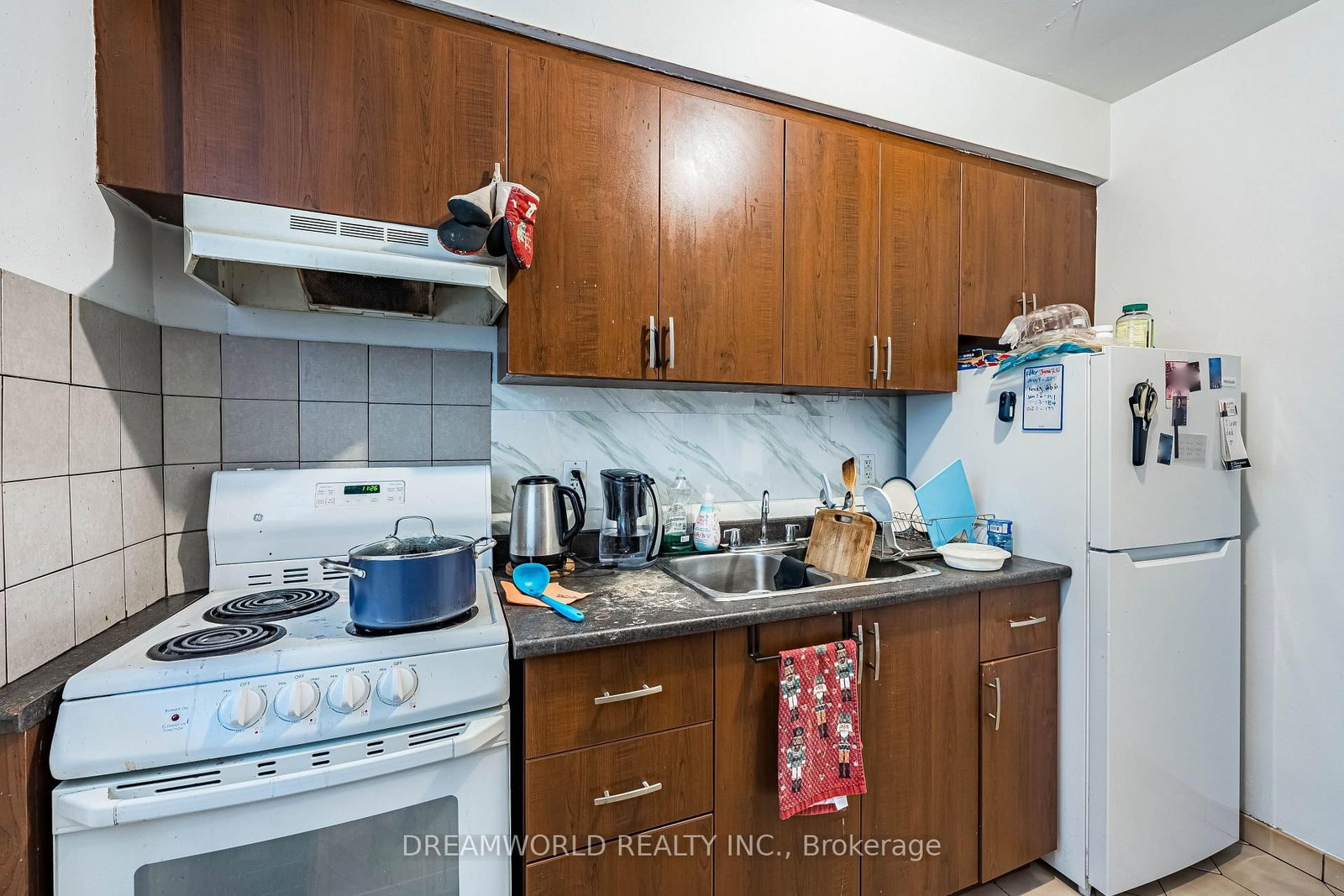 7 Diana Drive • Toronto, ON photo 11